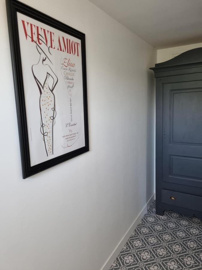 Location Saisonniere Appartement Situe A Сомюр Екстериор снимка